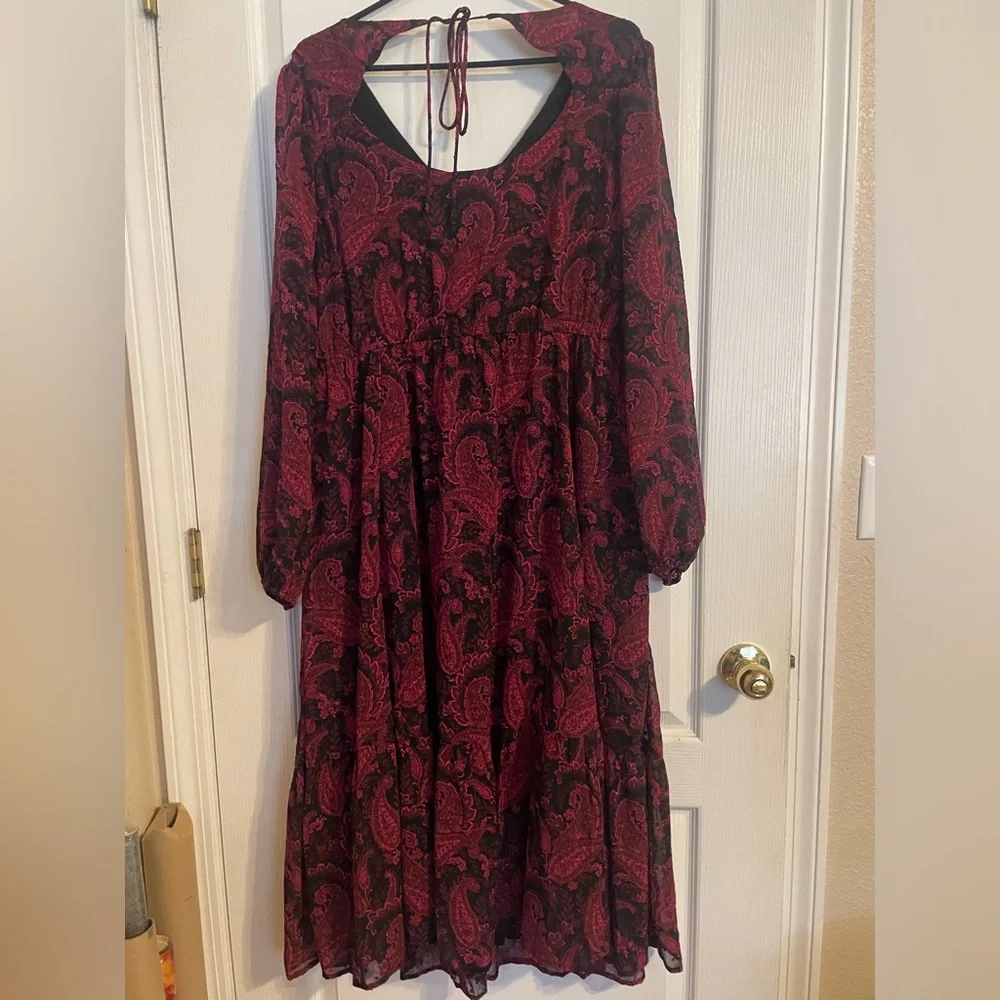 NWT Torrid Red and Black Floral Paisley Maxi Dress Size 1X Sheer Sleeve  Holiday - Picture 2 of 10
